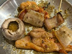 -围炉肉舍•炭烤活鳗•丹东海鲜烤肉(步行街店)