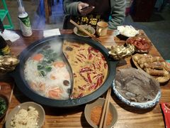 -黄潇洒老火锅(九眼桥宏济巷店)