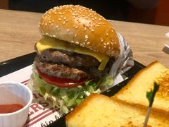 -The Habit Burger Grill 哈比特汉堡(复兴soho店)