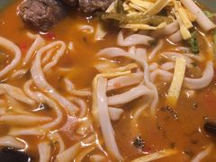 手切酸菜牛腱子面-陳八两面家(滨江天街店)