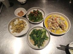 -龙巢盱眙龙虾·牛蛙·烧烤宵夜(八卦岭店)