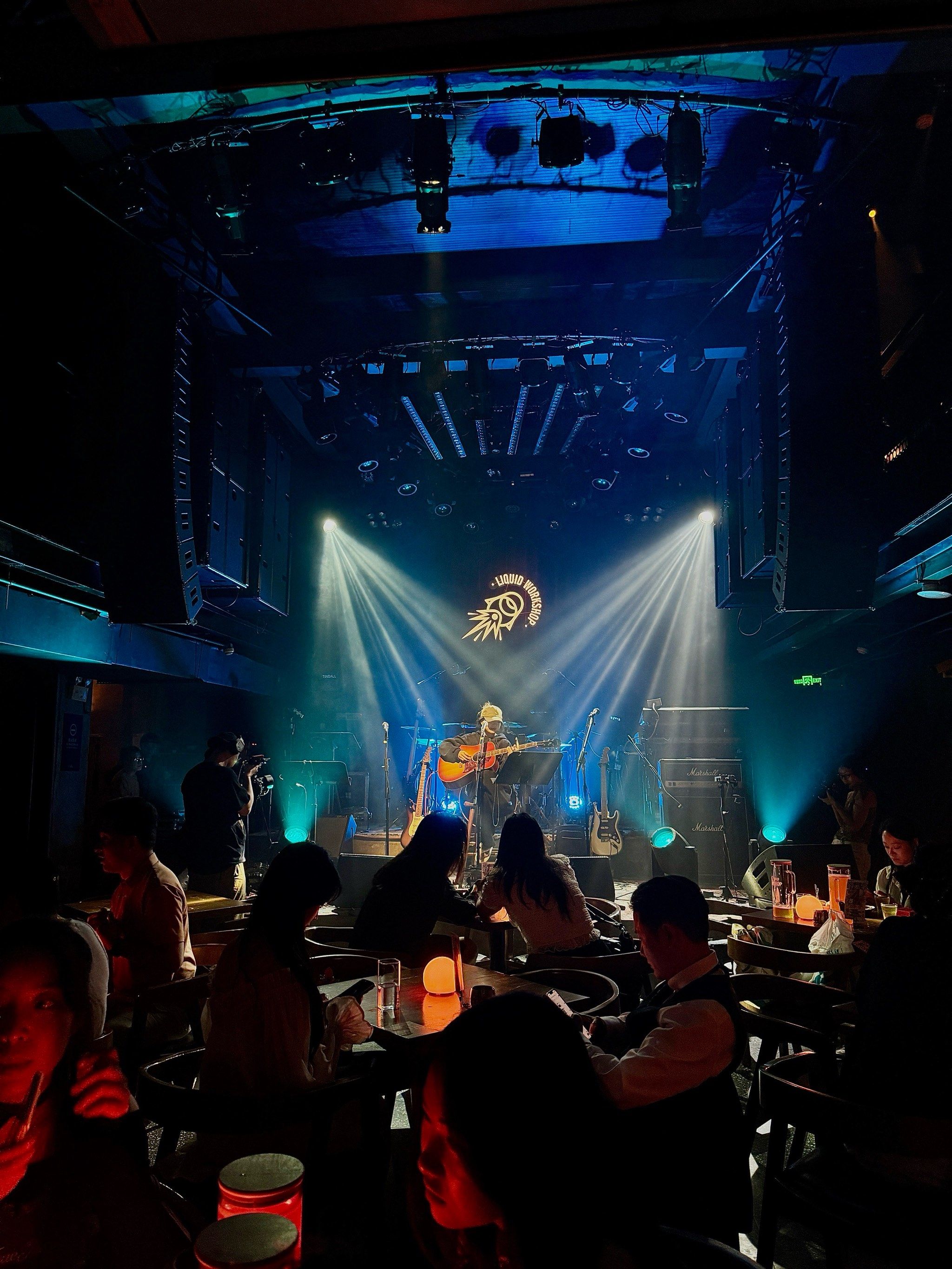 太好玩啦!贵阳这家酒吧,太超前了