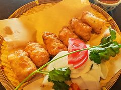 -大头虾越式风味餐厅(光明广场店)