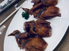 脆皮烧乳鸽-御宝轩(益丰·外滩源店)