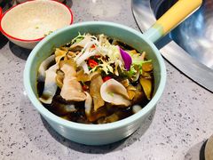 捞汁竹耳菌-羊来顺冰煮鲜羊铁锅烀羊肉(八卦岭店)