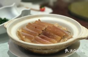 Braised Fresh Pork with Winter Bamboo Shoots