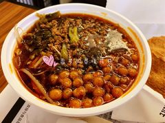 -荀记肉夹馍(三八家乐福店)