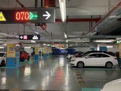 -龙湖天街-停车场