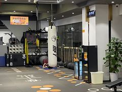 -超鹿运动(达信大厦店)