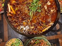 -鸿顺老铁锅美蛙鱼府(解放碑店)