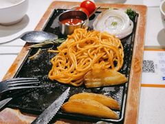 -汤姆家的牛排意面披萨(新城市广场店)