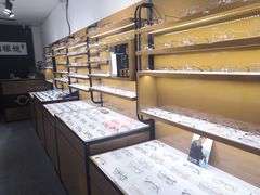 -罗伯特眼镜·蔡司官方授权(罗湖国贸店)