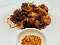 -品海楼·大连海胆锅贴馆(东港店)