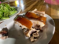 -黄记四更烤乳猪店