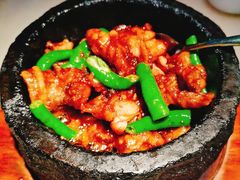 石锅杭椒牛蛙-虫二酒肆(美罗城店)