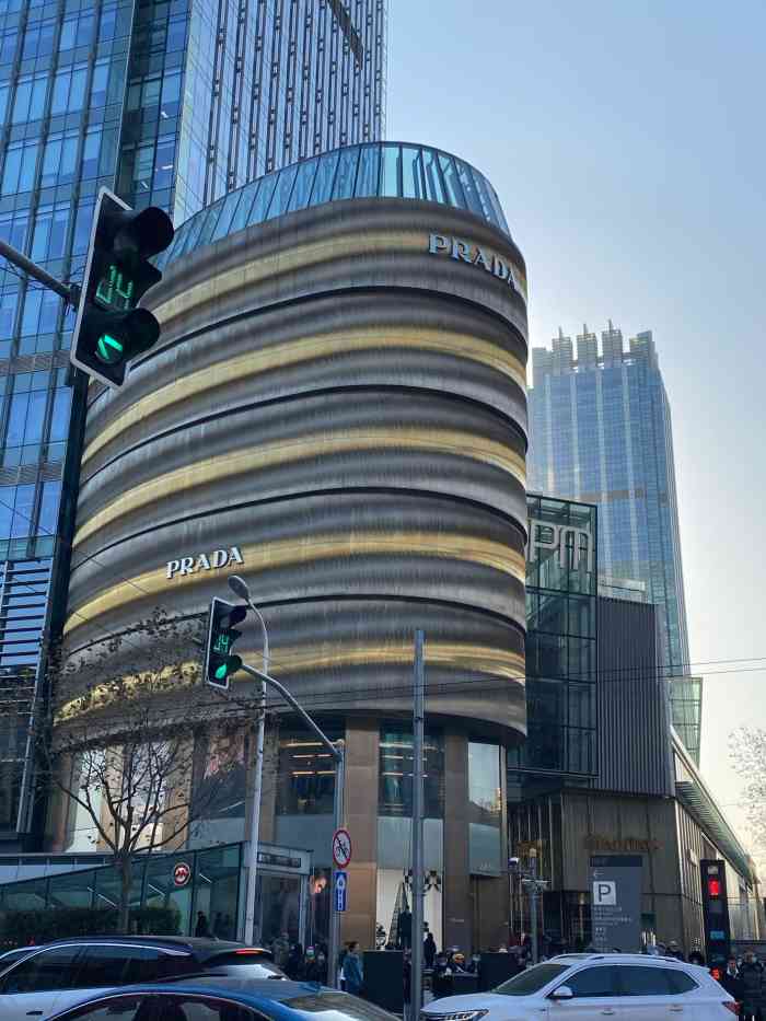 环贸iapm商场-"从十号线陕西南路地铁站七号口上来就是这里.