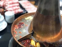 -果松木炭酸菜铜火锅·外婆参鸡汤