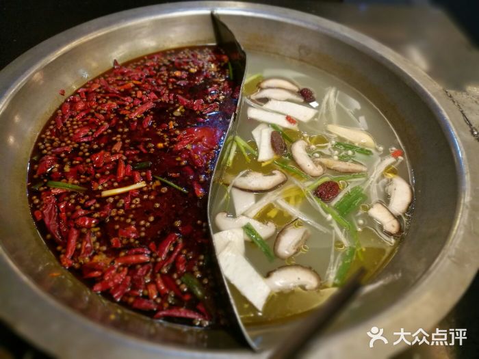 宽板凳老灶火锅(望京花家地店)清汤鸳鸯锅图片