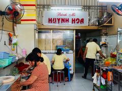 -Bánh Mì Huynh Hoa