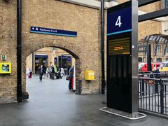 -九又四分之三站台