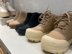 -UGG(燕莎奥特莱斯购物中心店)