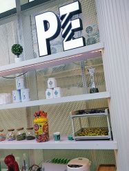 -PE SALON 