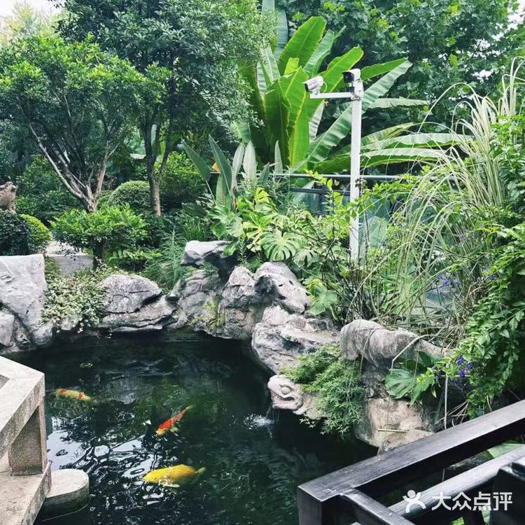 那这必定是你最好的选择！餐厅在鸿恩寺森林公园附近