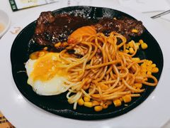 -汤姆家的牛排意面披萨(新城市广场店)