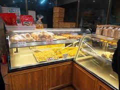 面包甜点陈列柜-赞记龙凤礼饼(广州市二宫向群宾馆店)