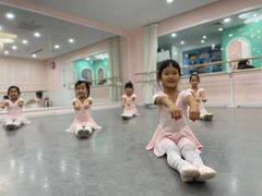 -炫艺舞蹈培训中心(枫尚奥特莱斯店)