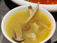 新鲜野生菌汤锅-桥边小楼·手工云南菜·丽江地标美食