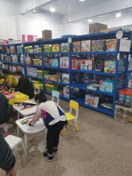 -逝水玩具折扣店