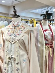 -一揽芳华汉服旗袍体验馆(拙政园店)