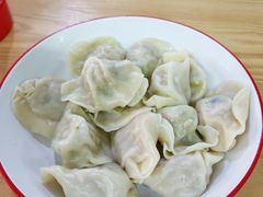 酸菜猪肉饺-聚荣饺子店