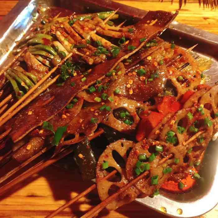 发发烧烤-"这家也是自贡当地人经常来吃推荐的,串烧不.