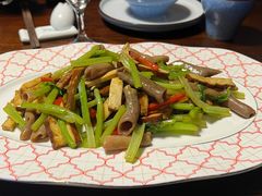 豆干芹菜炒海肠-南山酒肆(南山董事绘店)