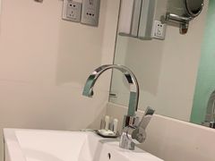 -上海浦东假日酒店