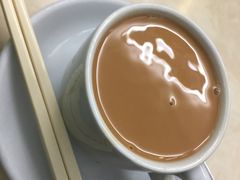 熱奶茶-雄兴泰咖啡室