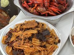 -丹水桥地锅鱼·翘嘴鲌·地方特色全鱼宴(丹江口大坝店)