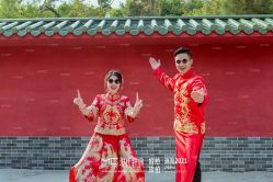 -现代经典婚纱摄影