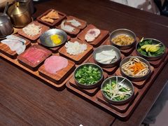 -银米·云南传统过桥米线(双廊黑金冠店)