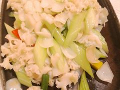 西芹百合菇-麒麟中餐厅·经典粤菜·地道菜式老字号(广州长隆酒店)