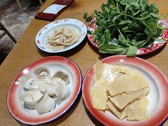 -郭婆婆疯子鸡·土货江湖菜馆