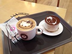 咖啡，提拉米苏-Hello Kitty Cafe(弘大店)