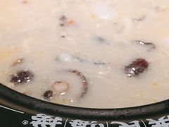-洪氏嗨捞·广东猪肚鸡·椰子鸡火锅(西咸万象城店)