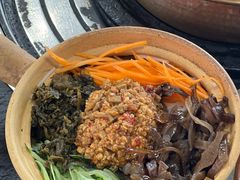 七彩云南拌米线-阿山卓·野生菌火锅·纳西火塘烤肉