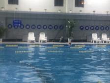 "家附近比较好的游泳馆了,人不是特别多,前