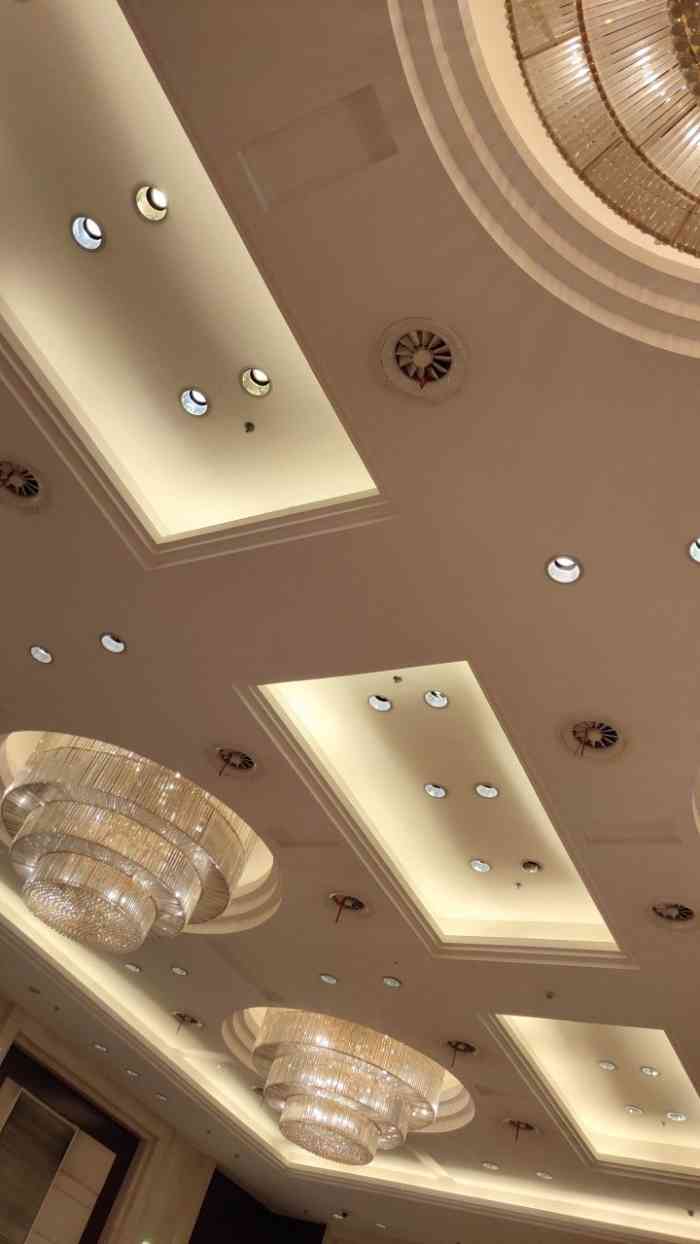 紫金楼饭店-"家里亲戚结婚办酒席定的这里,感觉饭店的年.