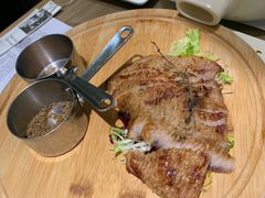 炭烧猪颈肉-小大董·烤鸭(凤凰汇店)