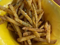 -BHC炸鸡(明洞总店)